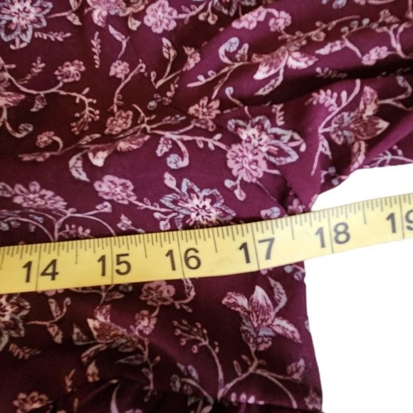 Aeropstale Shirt Sheer Floral blouse purple keyhole back Size Small - Picture 12 of 13